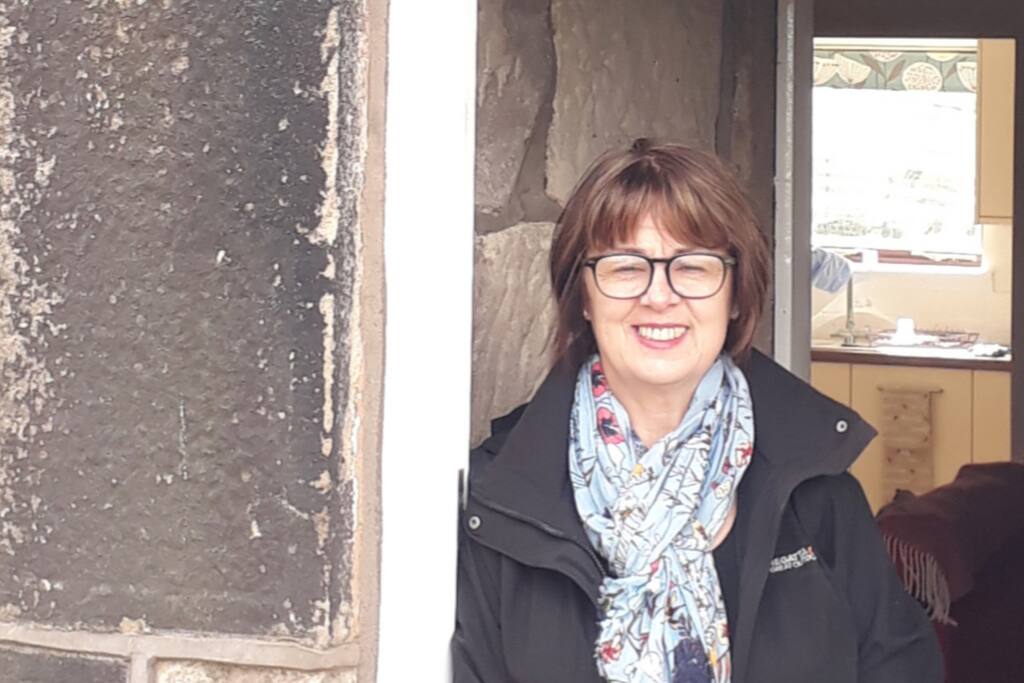 Your local hostess Sue at Horsehold Cottage