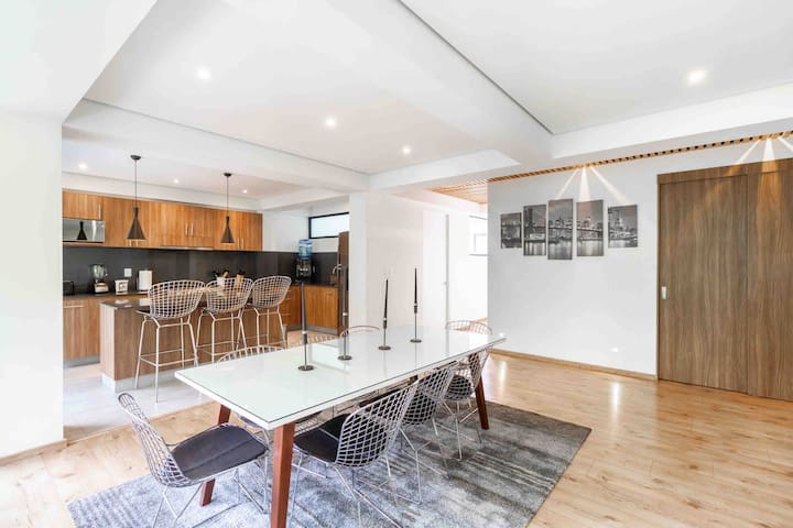 Luxury 3 BD Apartment