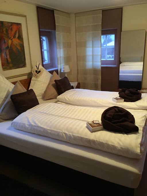 Das Schlafzimmer mit Doppelbett