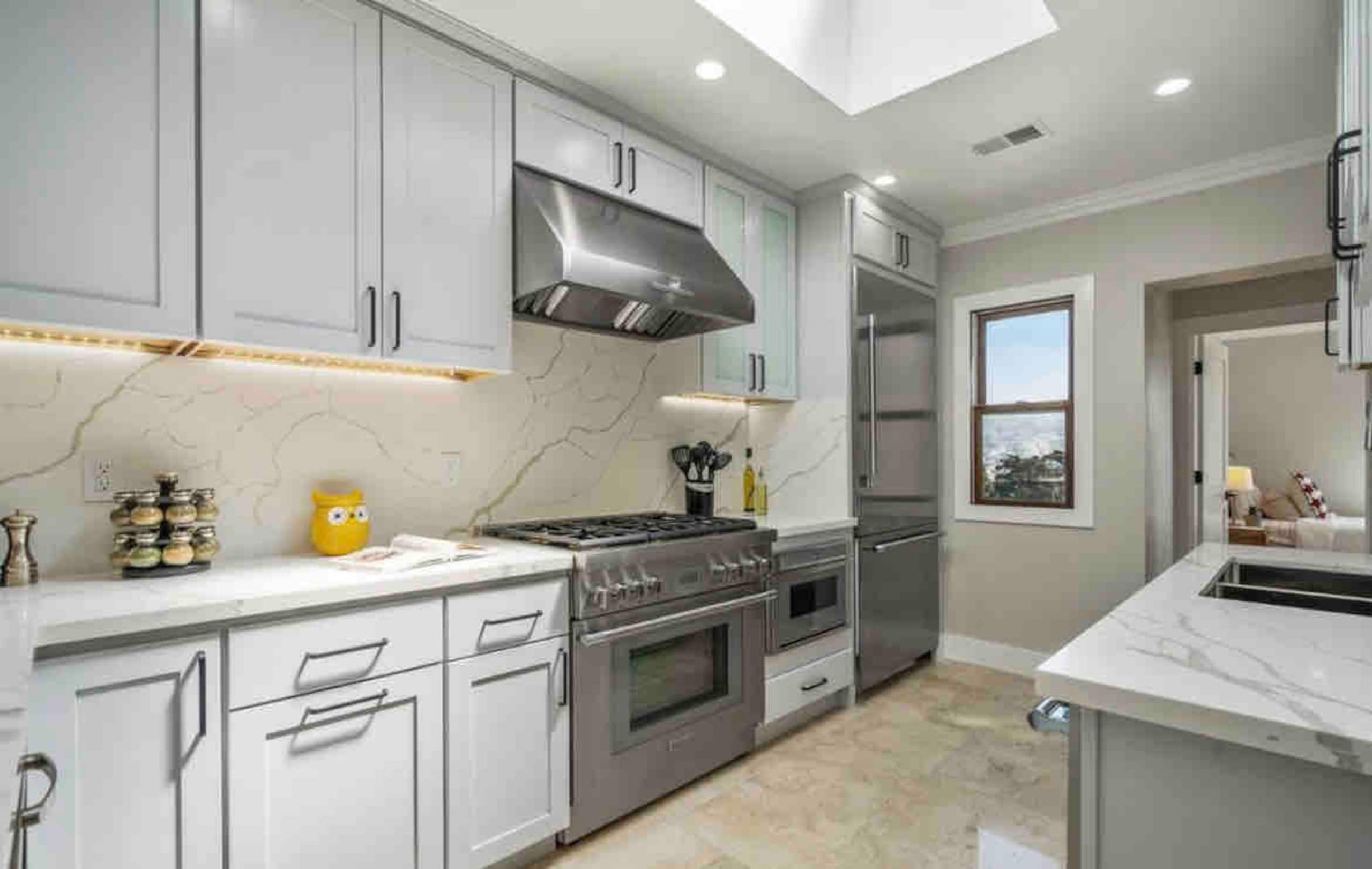 Home in San Francisco · ★4.96 · 3 bedrooms · 3 beds · 3 private baths - Image 6
