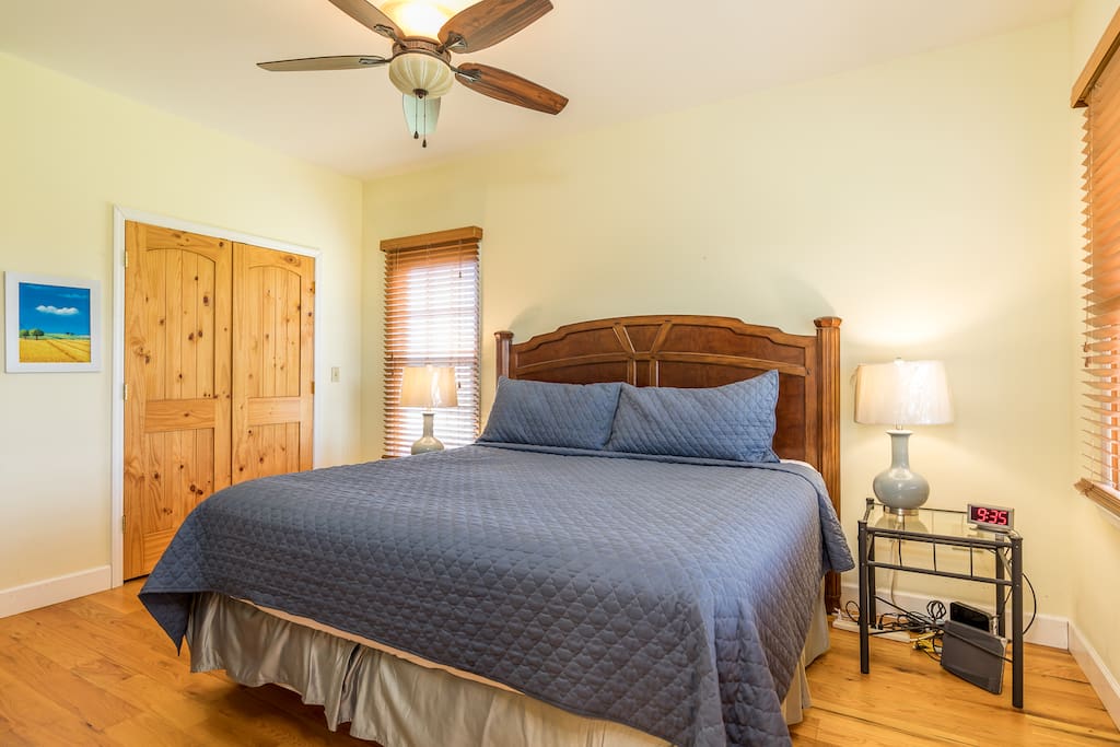 Bedroom with king size bed