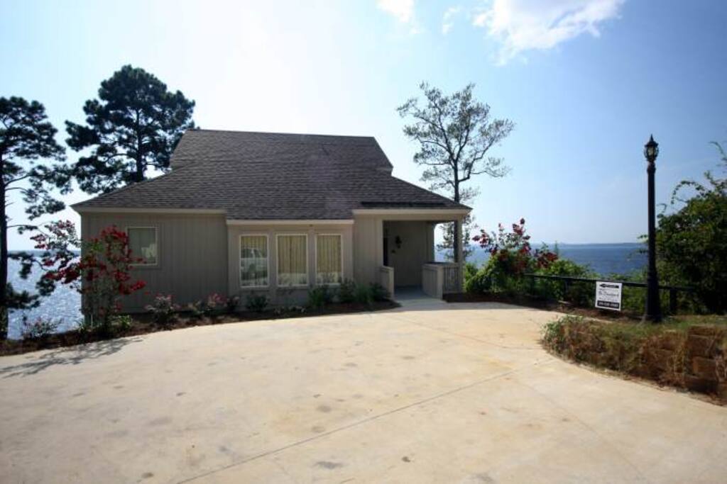 Villa Front