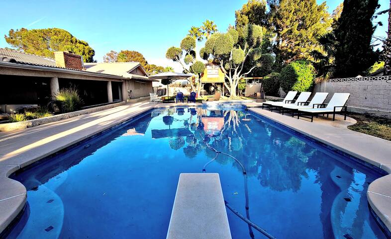 1/2 Acre Estate nr Strip 1mi-S. LVBlvd|5min-Airpt gallery image 5