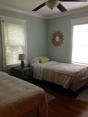 Delightful B&B in-town Door County