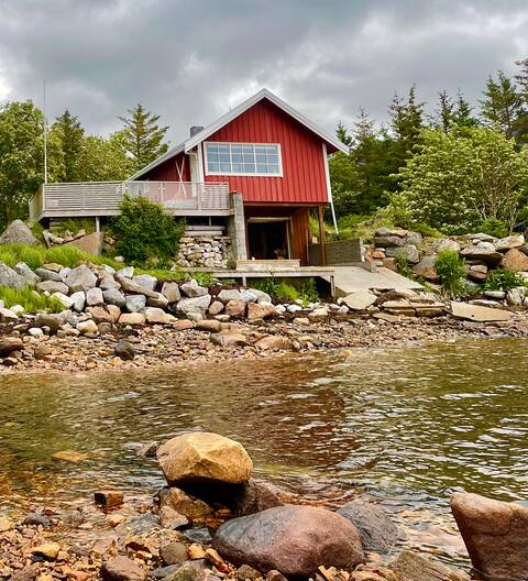 Cabin by the sea with amazing view