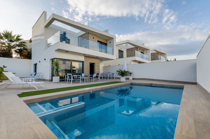 Stylish villa with private pool
