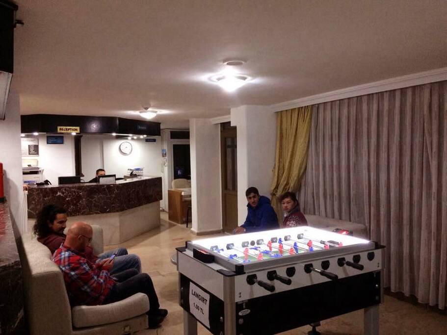 LOBİ & OYUN SALONU