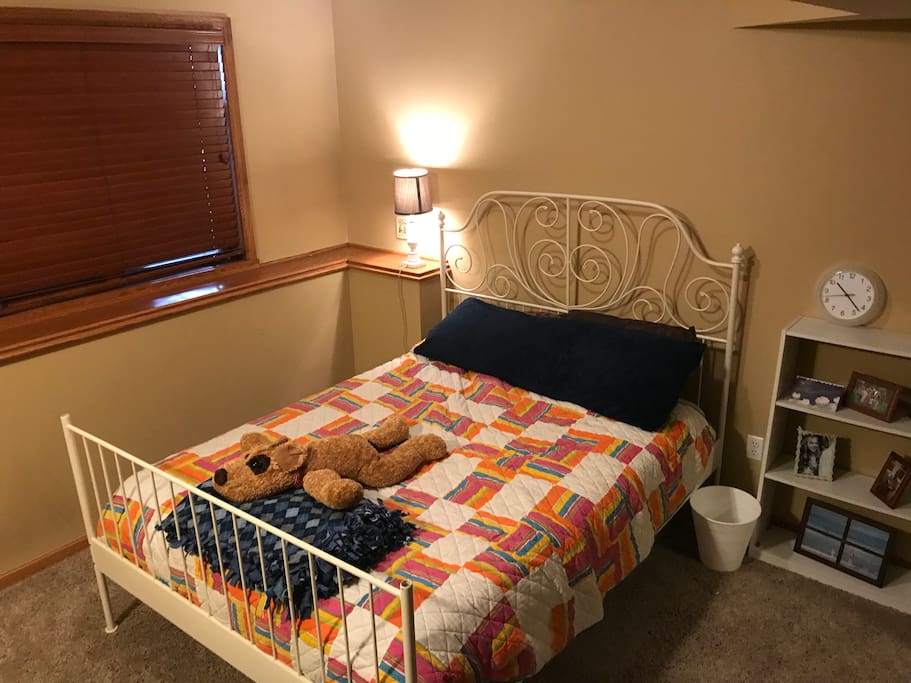 Private queen bedroom
