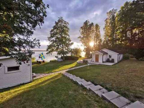 Lakeside Haven with Boat and Sauna.