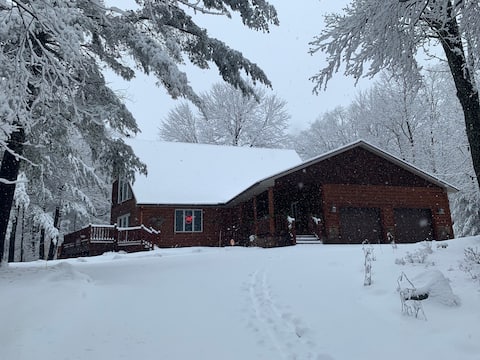 Black Bear Lodge hot tub and heated pool.