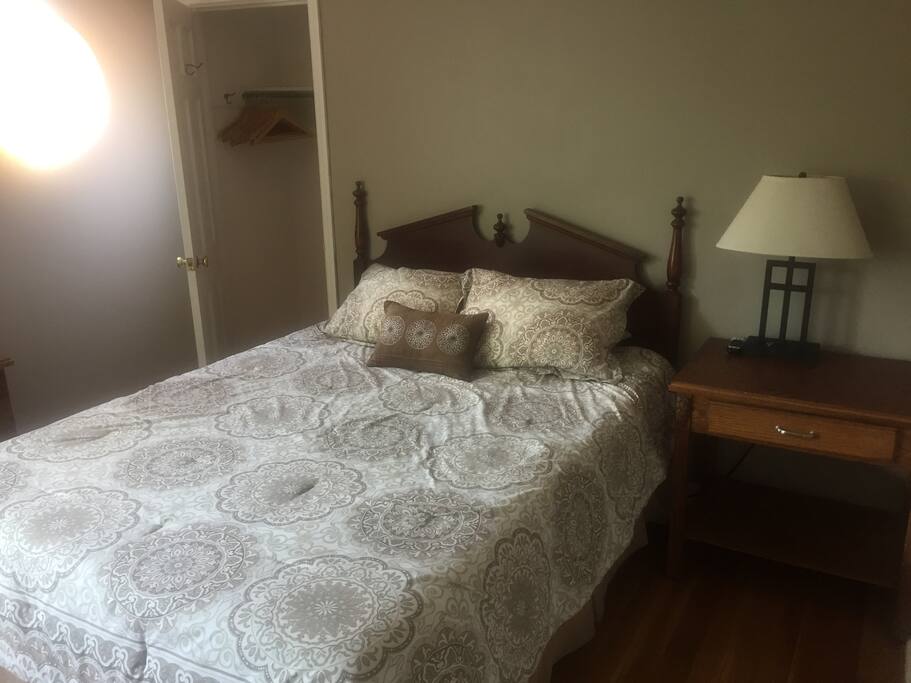 Queen Bed, Closet, Night Stand