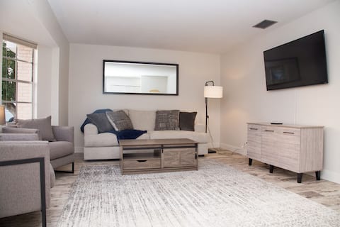 Top Airbnb: The T and C Club in Town 'N' Country