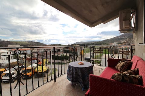 Popular Airbnb listing: Sutomore Studio Apt #8 w/ Balcony near All Beaches in Mirošica 2