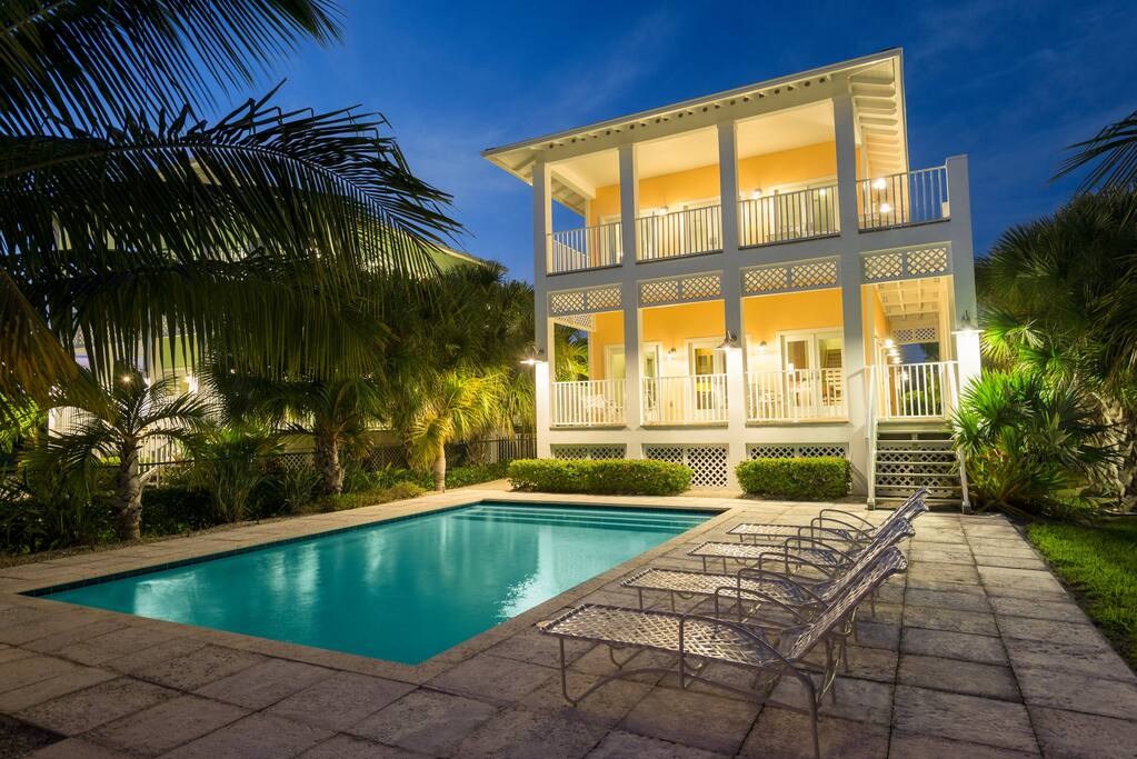 Building,Pool,Water,Palm Tree,Tree