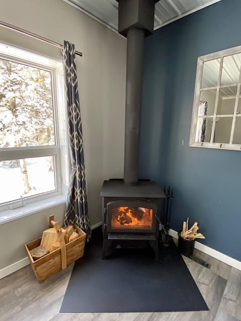 Successful Airbnb property: Creeker’s Loft-peaceful forest retreat in Rocky View County
