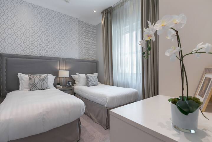 Superior 2bed in Paddington with A/C gallery image 2