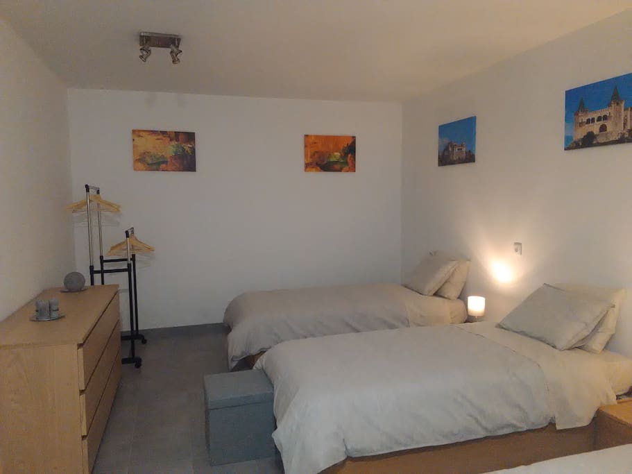 Espaço comum/camas individuais
