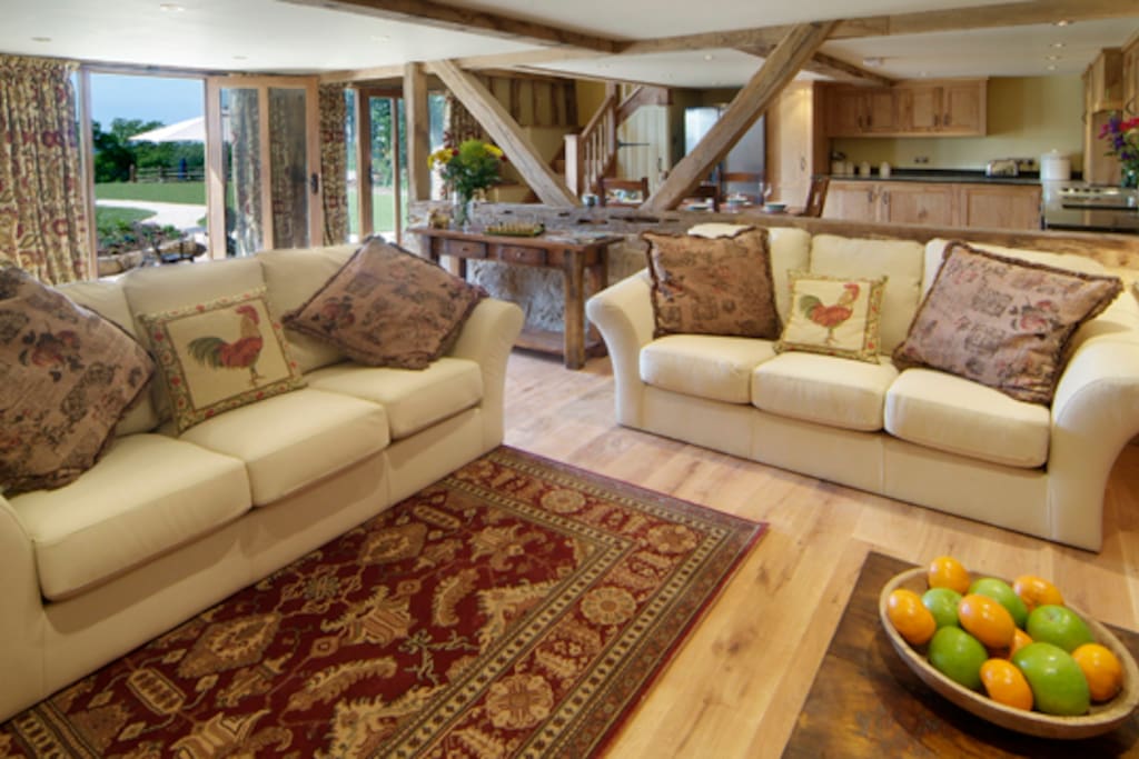 THE ROOST LIVING AREA