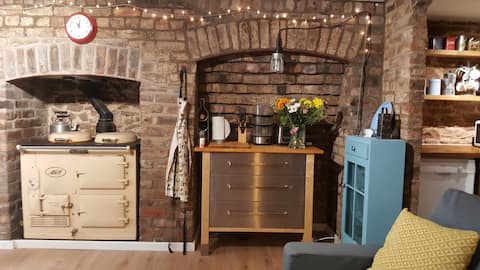 Ex Servants Quarters: Character Basement Apartment