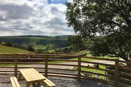 Hideaway in the Peak District National Park hills