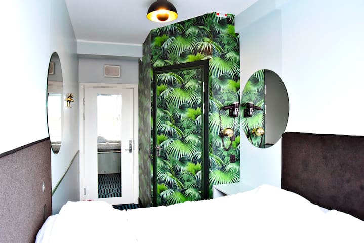 Private Double Room Ensuite