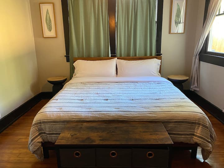 King size bed