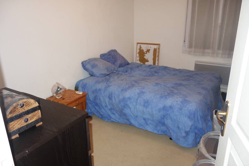 Chambre avec lit en 160cm