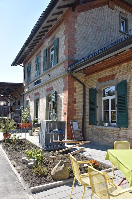 Außenbereich am Bahnhof