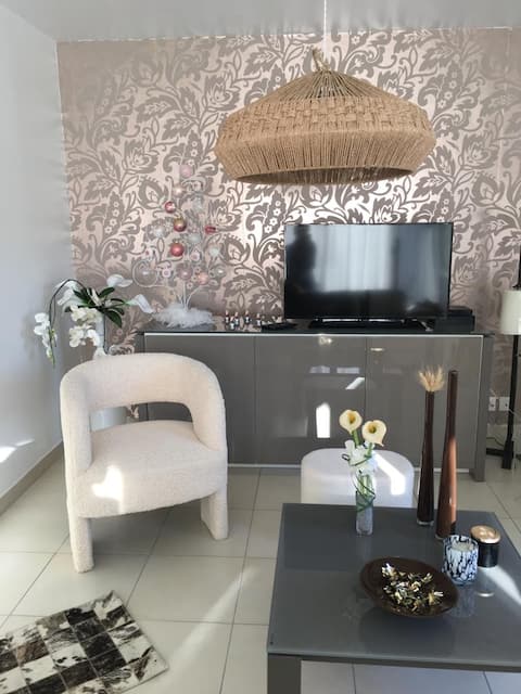 Popular Airbnb listing: Beautiful apartment Evian-les-Bains in évian Les Bains