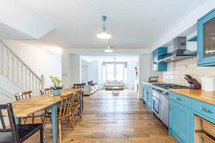 Lovely 2 Bed Apartment Near Paradise Park gallery image 4