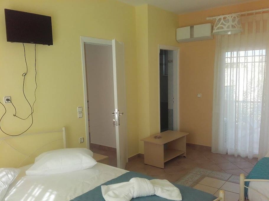 TRIPLE ROOM WITH SEA VIEW
