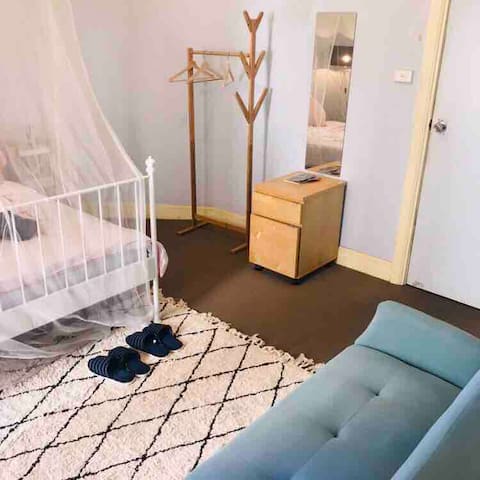 Nice and large room in darling Harbour area