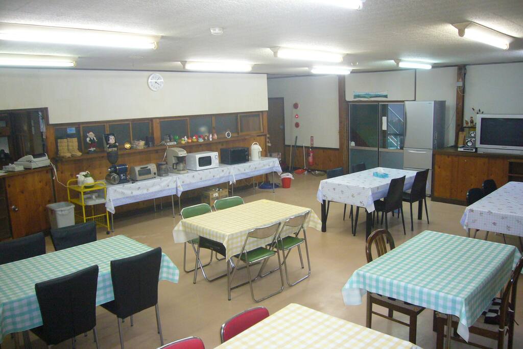食堂と厨房は、お客様が自由に使えます。
