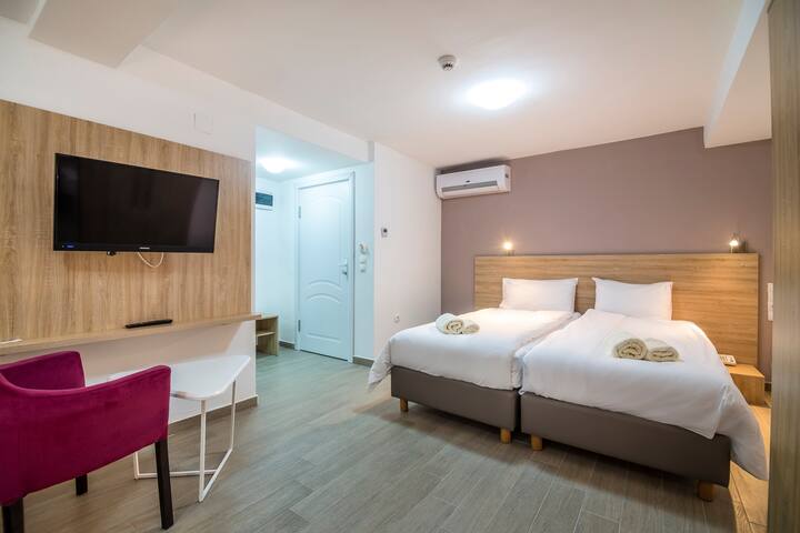 Ohrid Lake Tripple Room with Pool Access