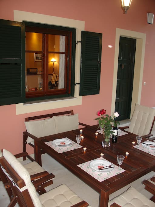 dinning table in outdoor terrace