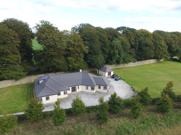 Room 2.Moorepark West house . Fermoy.County Cork. Houses for Rent in