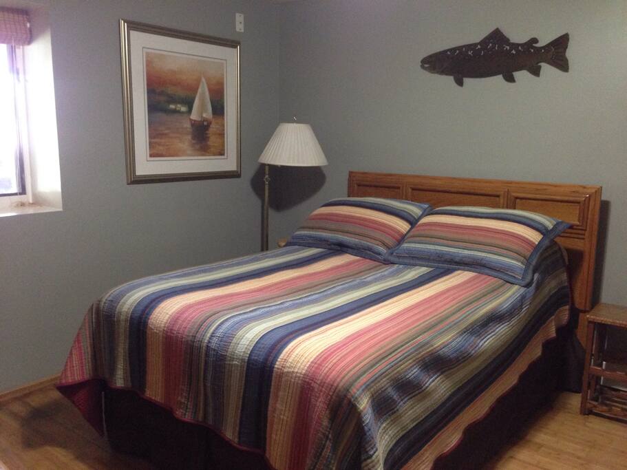 Spacious room with attached bathroom. TV with Netflix. Large closet.