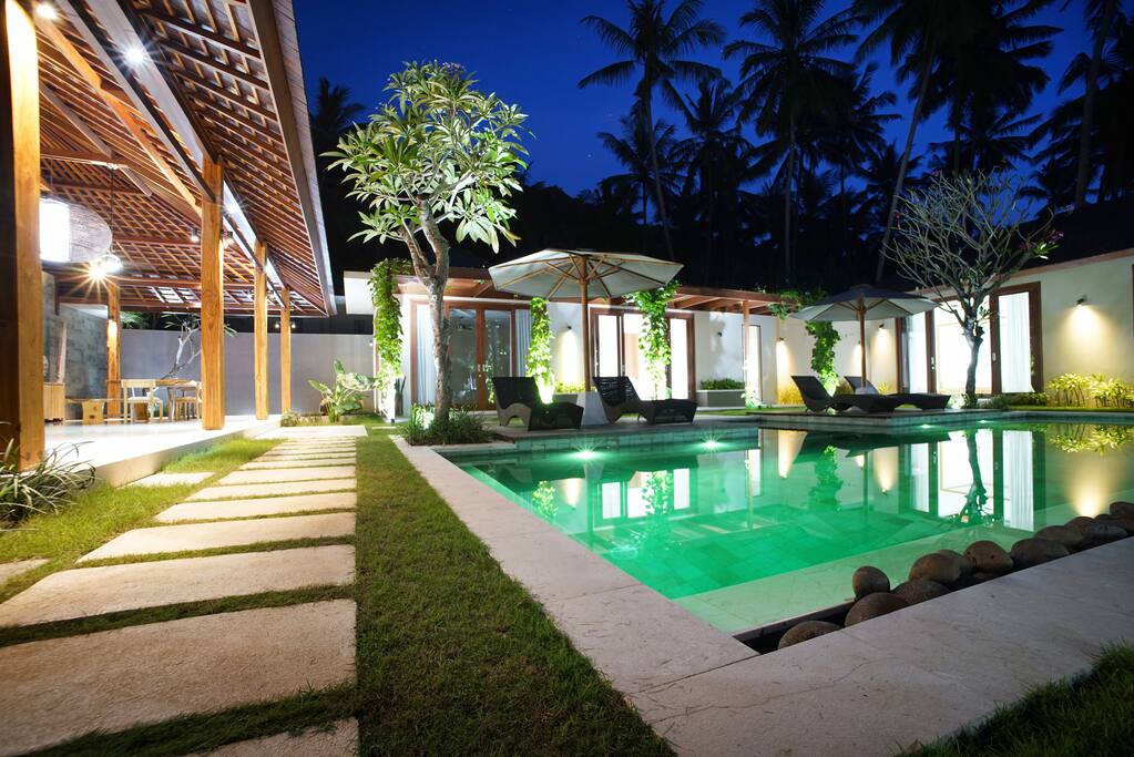 Pool area