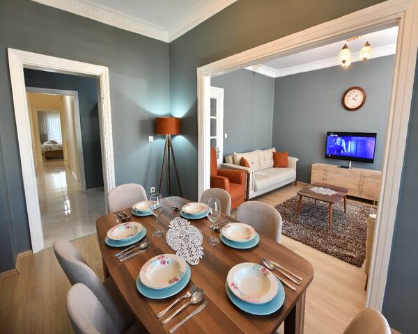 Şişli Merkezde Ana Cadde Üzerinde 2+1 Daire