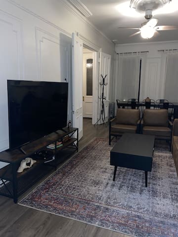 Delightful Prospect Height Townhouse apt 3Br/1.5Ba gallery image 2