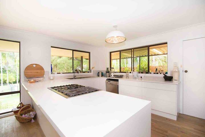 Nadine Abensur’s The art house mullumbimby gallery image 3