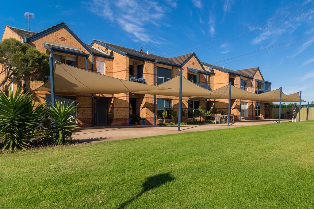 West Lakes Townhouse in group of five