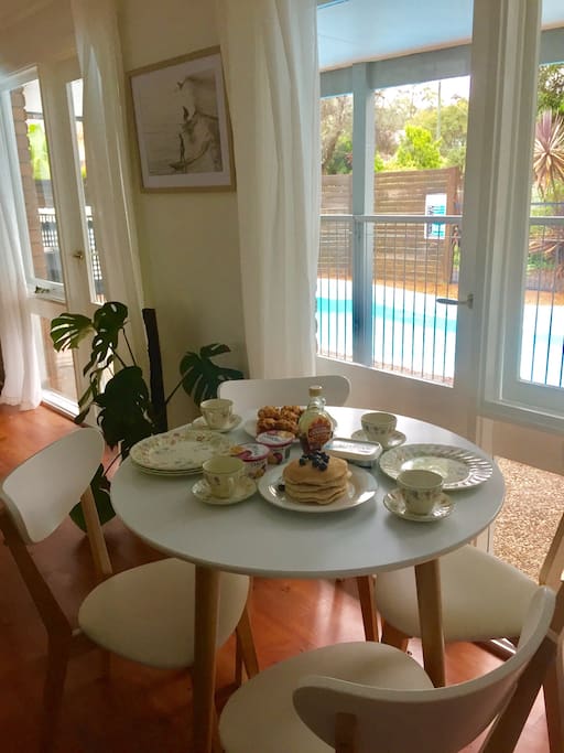 Dining area. Four seats.