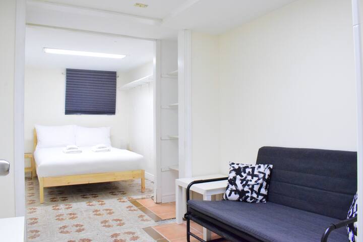 Central Basement Unit,Close To Subway,Little Italy