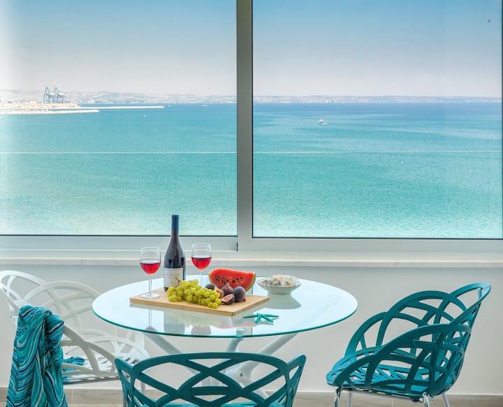 Beach Front -Luxury Penthouse -1BR -Pool -Central