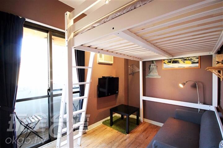 紐約05,電梯大樓,有獨立衛浴及陽台,免費wifi,步行到夜市約8分鐘