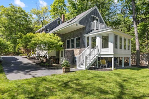 Prime Sebago Lakefront House