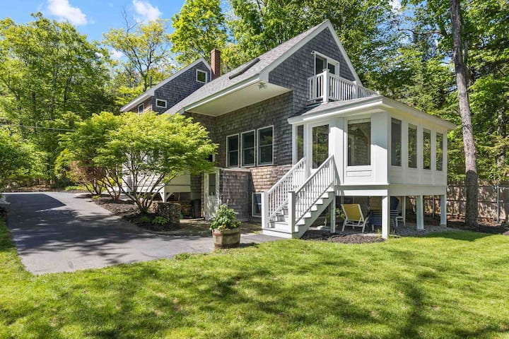 Prime Sebago Lakefront House