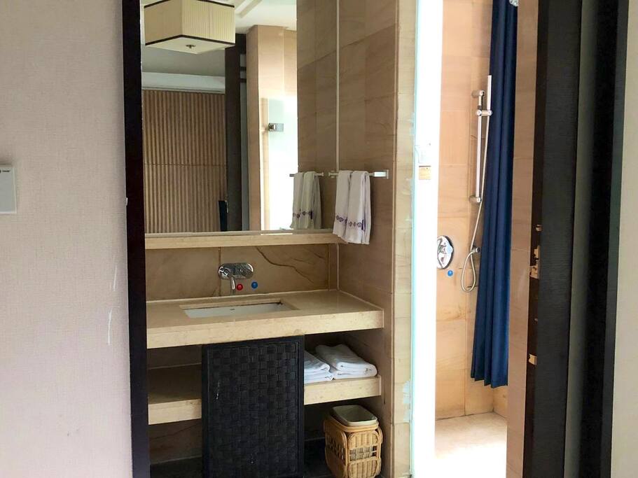 洗手间淋浴间