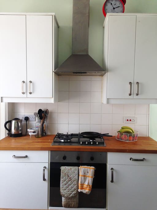 Gas hob and electric oven